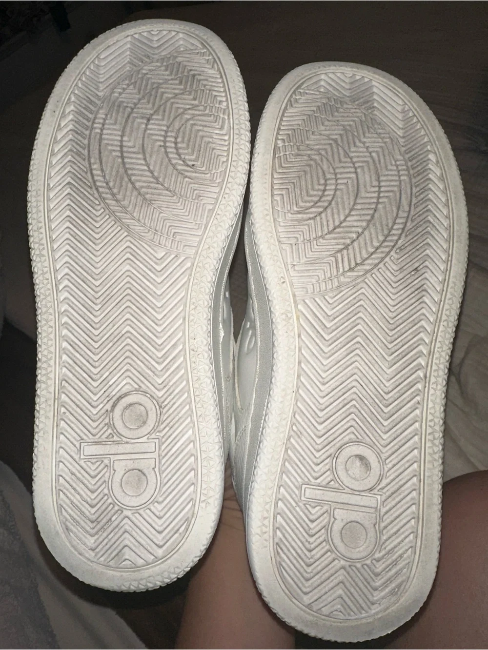 ALO Yoga White Recovery Mode Sneakers size 8.5